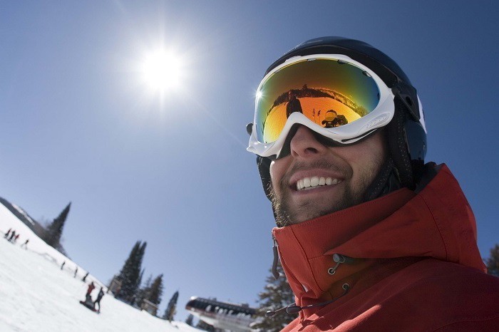 Everything You Should Know Before Buying Snow Goggles