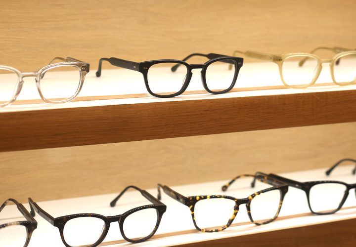 Buying Eyeglass Frames Online VS Locally