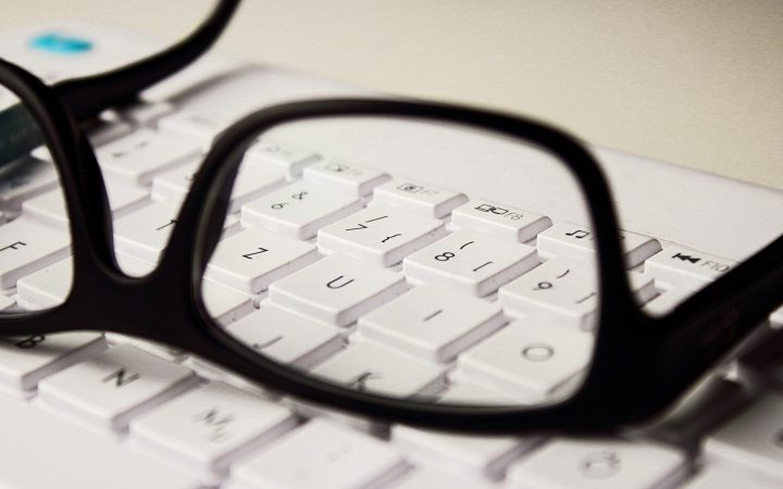 5 Ultimate Tips for Purchasing Glasses Online